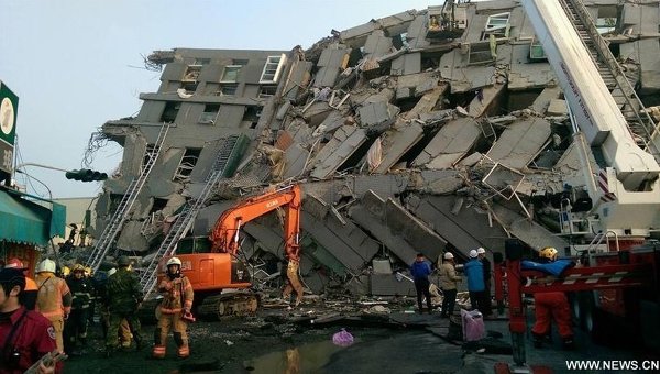 Спасательные работы после землетрясения на Тайване