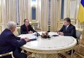 Порошенко принял доклад председателя СБУ и Генпрокурора по расследованию стрельбы на Майдане
