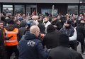 Столкновения активистов Pegida с полицией в Кале во Франции