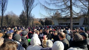 Киевляне протестуют против скандальной стройки на Борщаговке