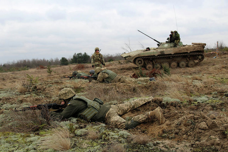 Инструкторы НАТО обучают украинских военных на полигоне во Львовской области