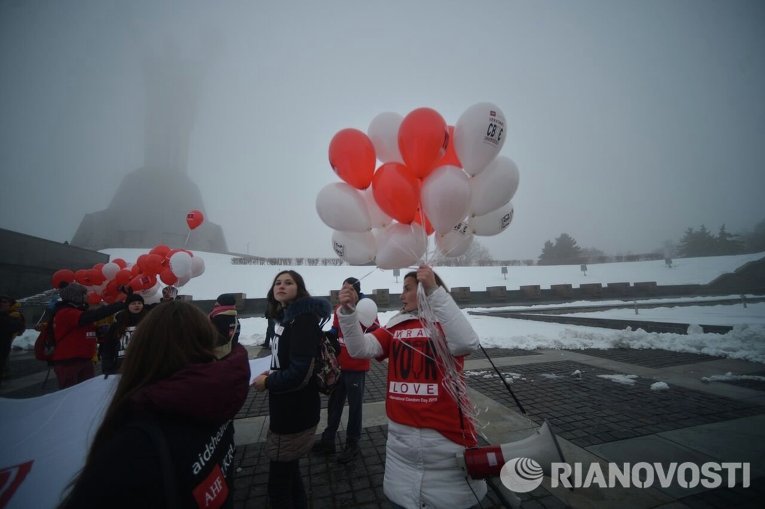 Флэшмоб Защити свою любовь! накануне дня Святого Валентина в Киеве