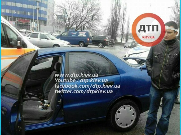 Столкновение авто патрульной полиции и Daewoo Lanos в Киеве