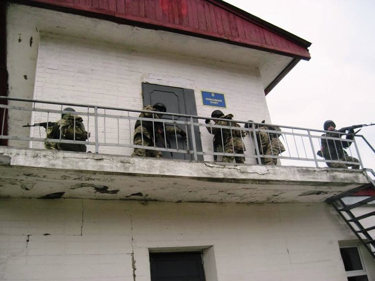Тренировки десантников на Житомирском полигоне ВДВ