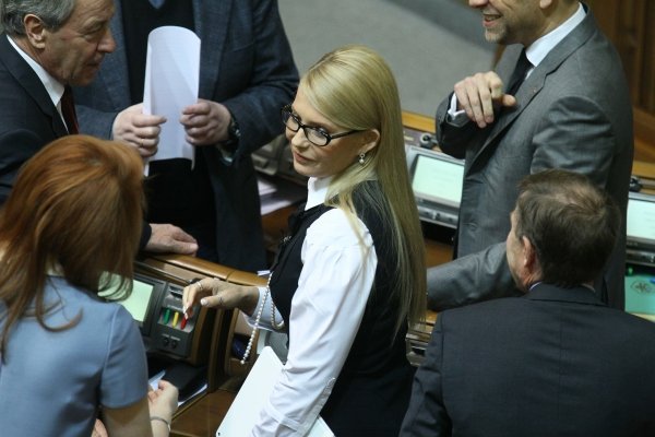 Тимошенко пришла на отчет Кабмина с новой прической