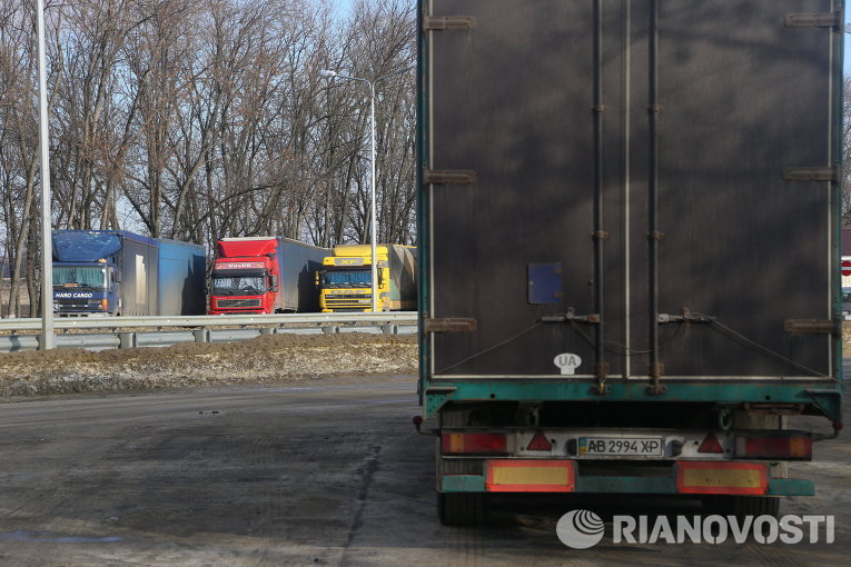 Украина и Россия договорились о возвращении заблокированных фур