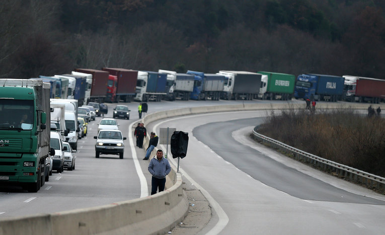 Движение транспорта через КПП Кулата на болгаро-греческой границе полностью приостановлено