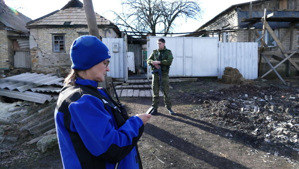 Сотрудник ОБСЕ в в Донецкой области. Архивное фото