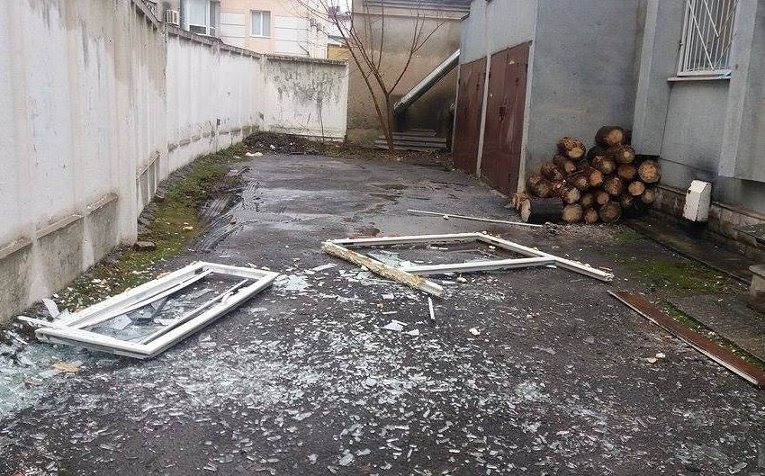 Последствия пожара в офисе Автомайдана в Ровно