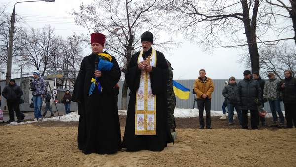 Церемония открытия памятного знака в честь погибших в теракте у Дворца Спорта в Харькове