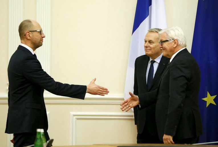 Встреча премьер-министра Украины Арсения Яценюка с главами МИД Франции и Германии Жаном-Марком Эйро и Франком-Вальтером Штайнмайером.