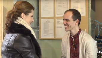 Марина Порошенко угостила кофе переселенца с ДЦП из Львова. Видео