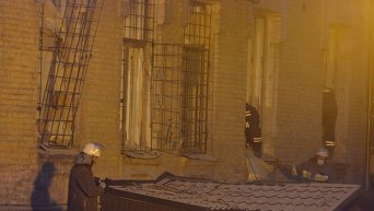 Спасательные работы на месте рухнувшего дома в Киеве
