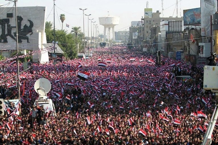 В Ираке состоялся многотысячный митинг, участники которого потребовали от властей реформ и искоренения коррупции. Акцию протеста возглавил один из самых влиятельных духовных лидеров страны, шиитский проповедник Муктада ас-Садр