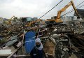 Бульдозеры в понедельник снесли ряд зданий в районе красных фонарей в столице Индонезии Джакарте