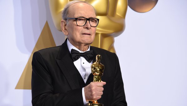 Итальянский композитор Эннио Морриконе во время 88-й церемонии вручения премии Оскар в Голливуде