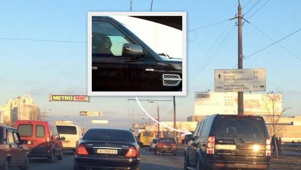 Супруга мэра Киева Наталья Кличко за рулем внедорожника