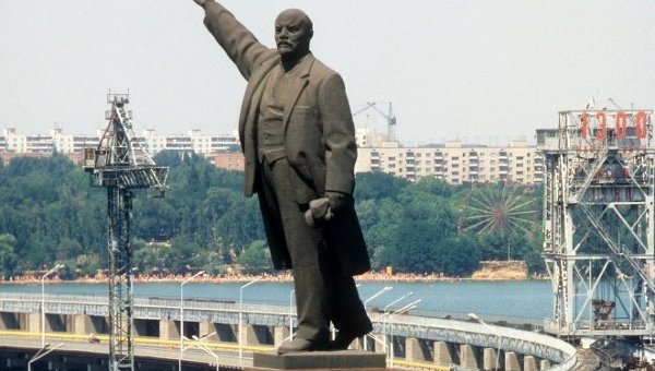 Памятник Ленину в Запорожье. Архивное фото