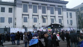 Митинг в поддержку Савченко под посольством РФ в Киеве