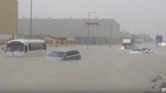 Ураган в Дубае