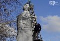 В Запорожье демонтируют памятник Дзержинскому