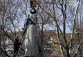 В Запорожье демонтируют памятник Дзержинскому