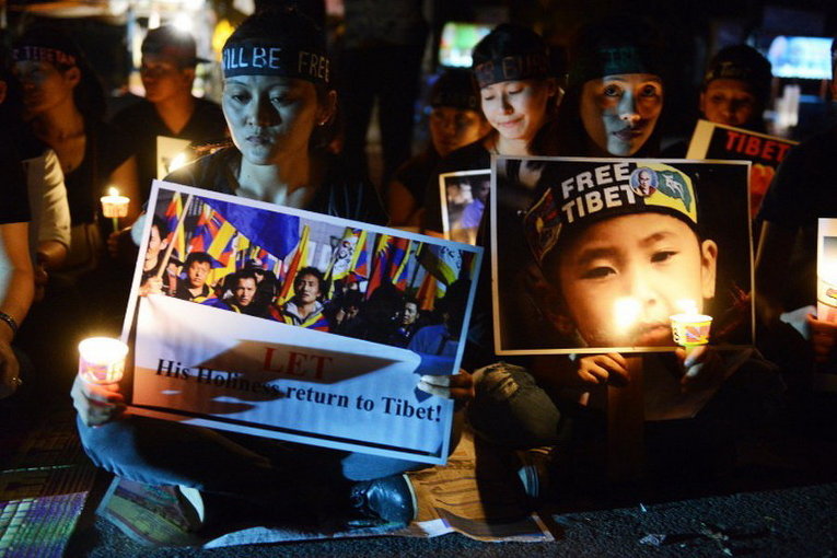 Тибетские активисты во время акции протеста в Хайдарабаде