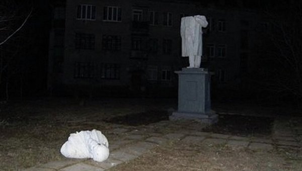 Снесенный в Харьковской области памятник одному из коммунистических деятелей