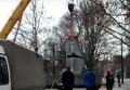 В Запорожье демонтировали памятник Дзержинскому
