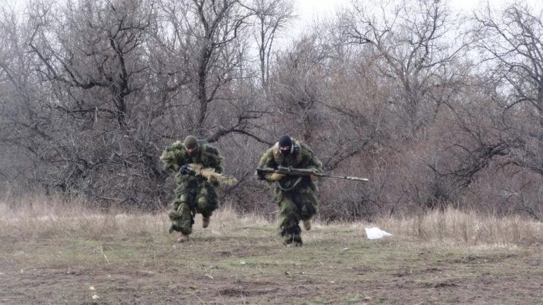 Военнослужащие 25 отдельной воздушно-десантной бригады ВДВ ВСУ готовятся к боям с ополченцами