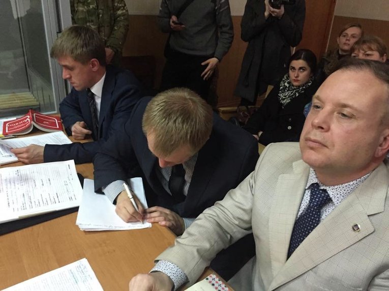 Адвокаты Антона Шевцова на заседании Винницкого городского суда 18 марта 2016 года