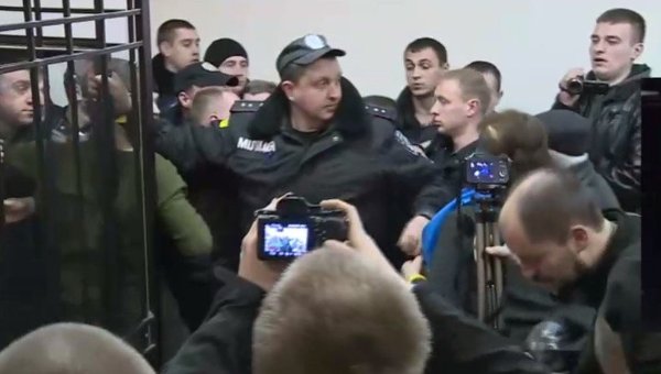 Столкновения в суде во время ареста Краснова