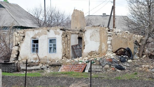 Разрушения в Донбассе после обстрелов. Архивное фото