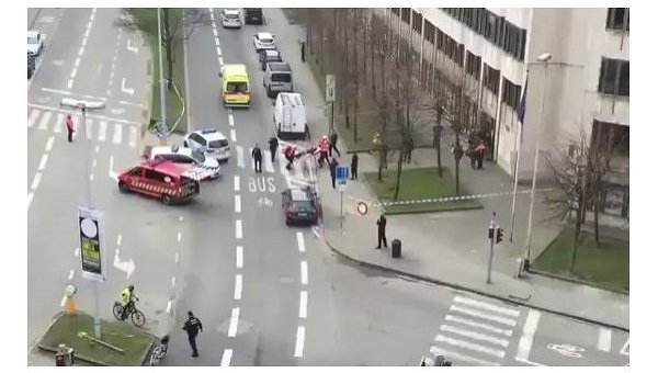 Пострадавших от терактов в Брюсселе доставляют в больницы. Видео