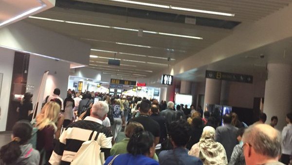 Паника в аэропорту Брюсселя после взрывов