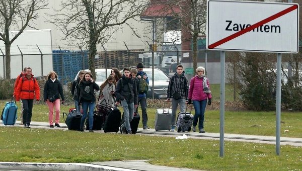 Евакуация из брюссельского аэропорта после взрывов