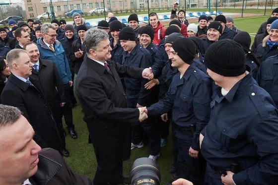 Петр Порошенко в Харькове пообщался с полицейскими