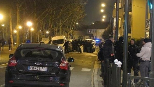 Антитеррористический рейд в пригороде Парижа