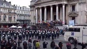 Полиция с помощью водометов разогнала манифестантов в Брюсселе