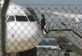 Захваченный египетский самолет А-320 компании Egyptair на Кипре в аэропорту Ларнаки