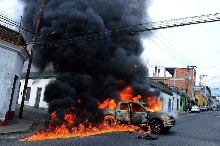 Антиправительственные протесты в городе Сан-Кристобаль, Эквадор