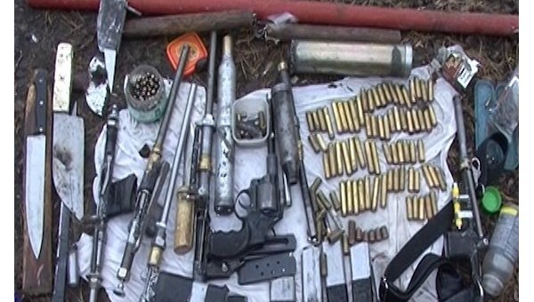 В Киеве коммунальщики обнаружили арсенал оружия в одном из гаражей. Архивное фото