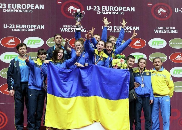 Женская сборная Украины заняла 1 место в командном зачете на чемпионате Европы по борьбе среди спортсменов до 23 лет, прошедший в Болгарии!