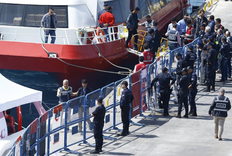 Мигранты прибыли в Турцию