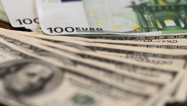 Доллары и евро