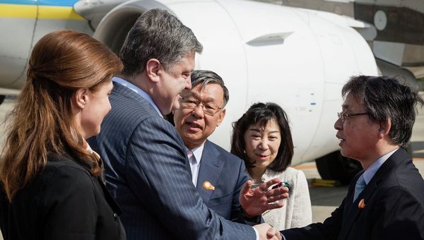 Петр Порошенко с женой в ходе визита в Японию