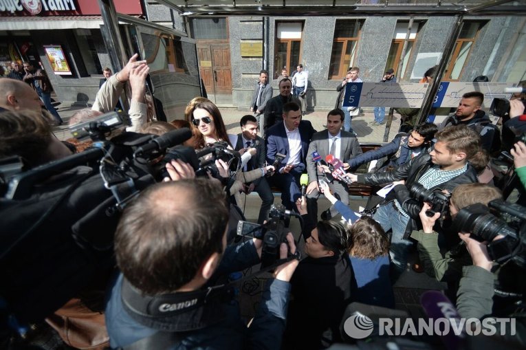 Виталий Кличко на презентации смарт-остановки в Киеве