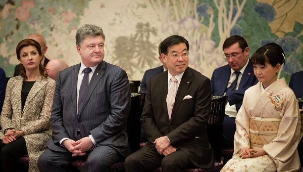 Руководитель фракции Порошенко заснул на встрече с японским премьером