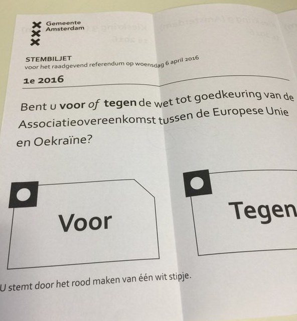 Бюллетень для голосования на референдуме в Нидерландах. За или против ассоциации Украины с ЕС