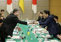 Президент Украины Петр Порошенко и премьер-министр Японии Синдзо Абэ